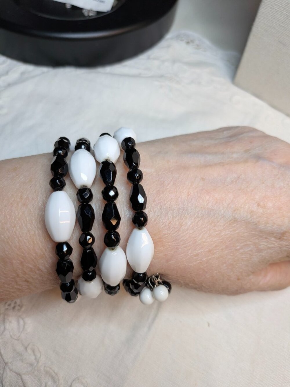 Vintage Milk Glass & Black Onyx Glass Memory Wire Bracelet
